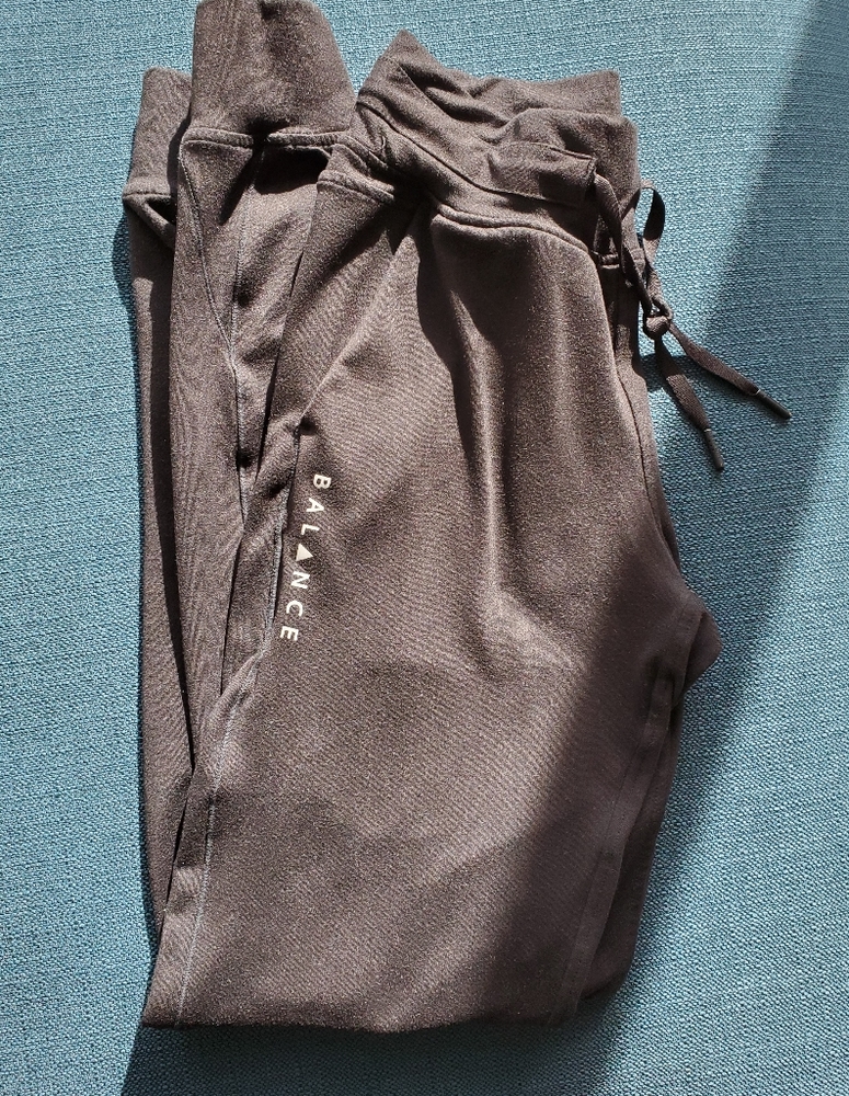 Balance Athletica BLACK xs joggers - Picture 3 of 3